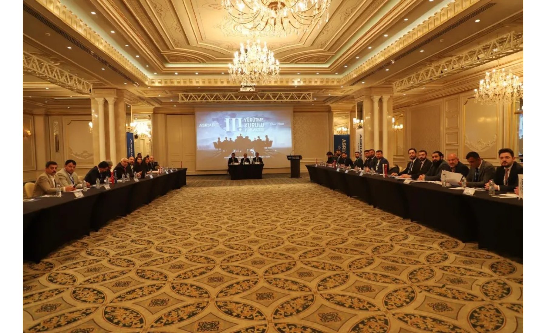 ASRİAD Genel Merkezi tarafından gerçekleştirilen 3.Yürütme Kurulu Toplantısına, Asriad Sakarya Başkanı Sn. Rıdvan Ulusal, Üye ilişkileri Başkanı Uğur Dünda