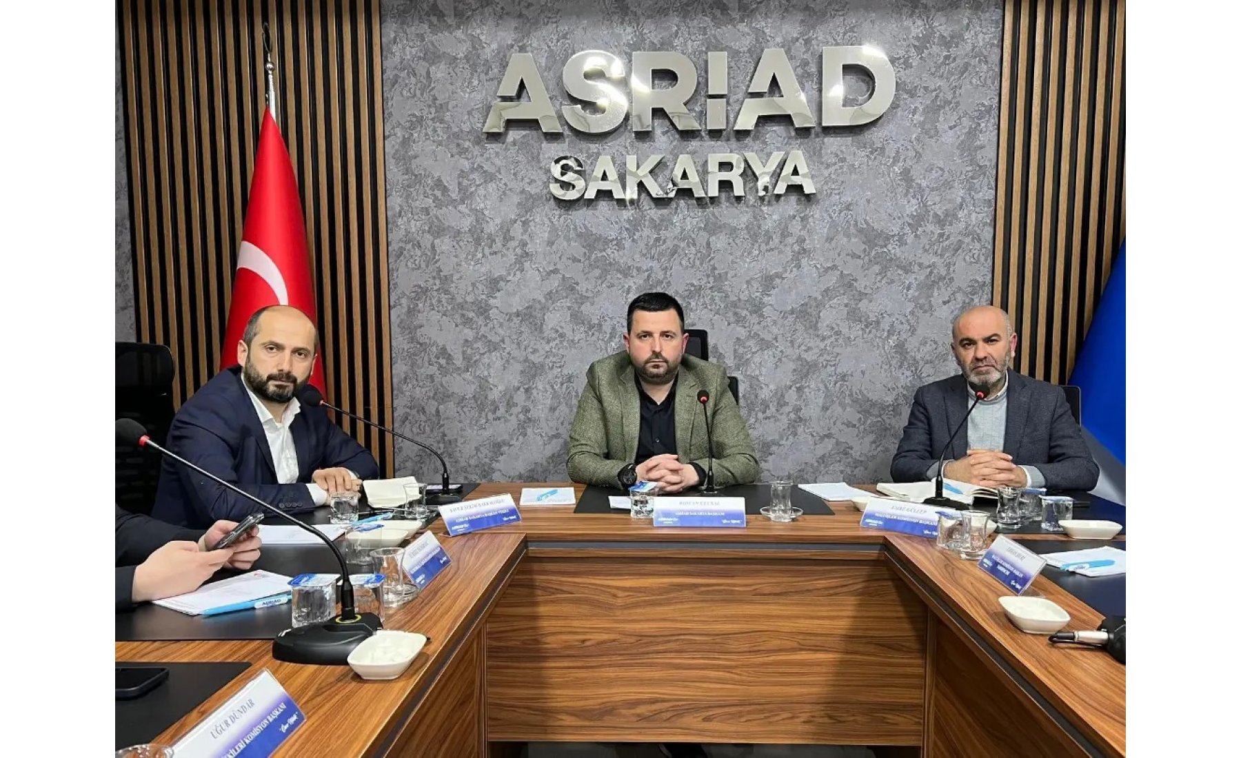 Asriad Sakarya İhracat Komisyonu toplantısını gerçekleştirdik. Toplantıda üretici firmalarımızın ihracat yapabileceği ülkeleri ve Mayıs ayında gerçekleştir