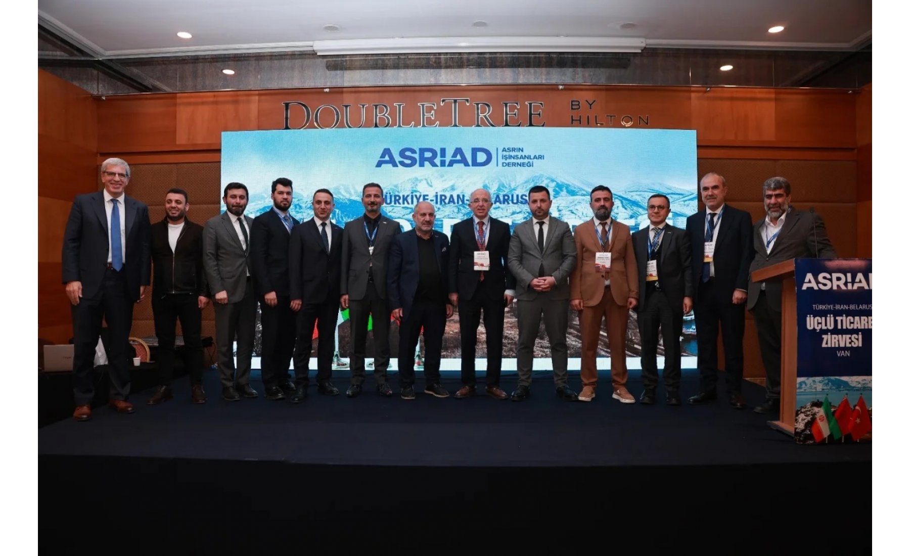 ASRİAD Sakarya Başkanı Rıdvan Ulusal, zirve ile ilgili yaptığı konuşmada, Türkiye’nin büyük bir ekonomik sıçramanın eşiğinde olduğunu ve bu süreçte dış tic