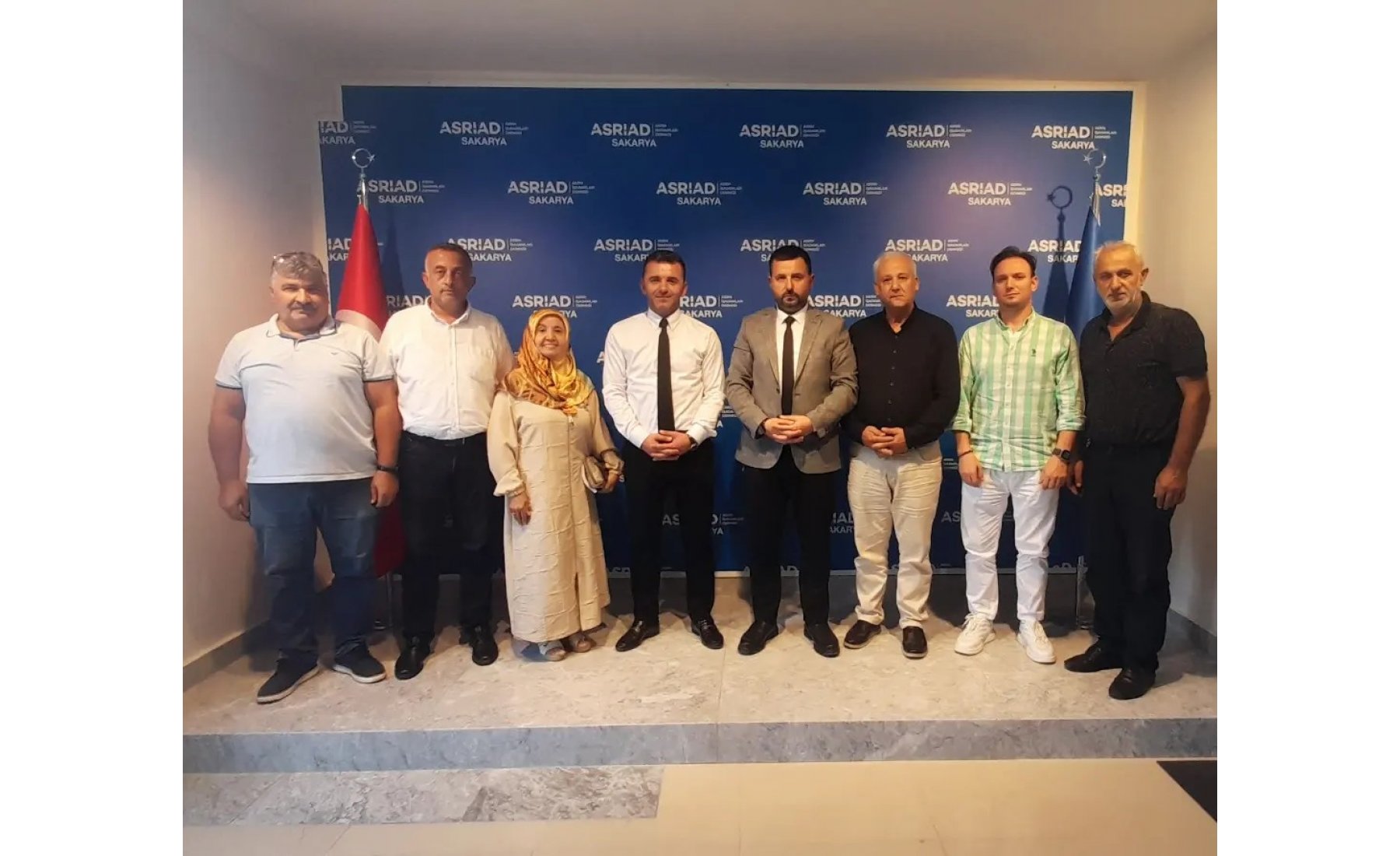 Ak Parti Adapazarı İlçe Başkanı Sn. Samet Çağlayan ve beraberindeki heyet ile birlikte Asriad Sakarya Başkanı Sn. Rıdvan Ulusal’a ziyarette bulundular.

Na